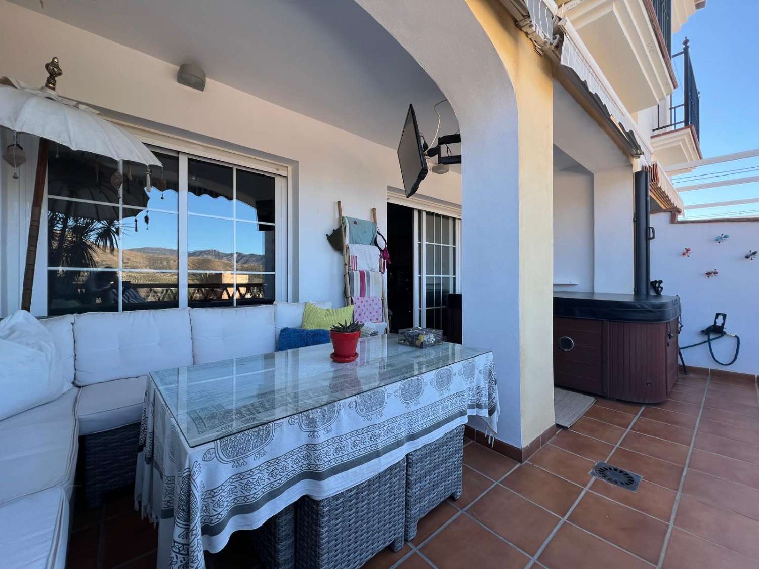 House for sale with mountain views in Velez de Benaudalla