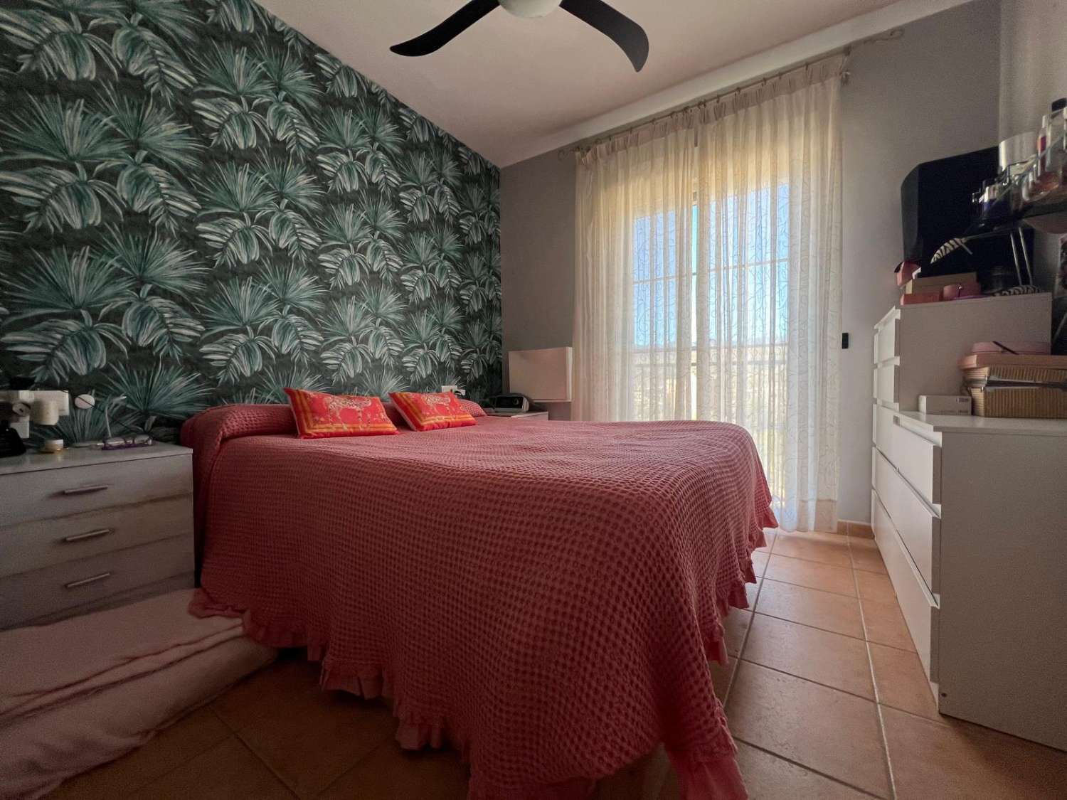 House for sale with mountain views in Velez de Benaudalla
