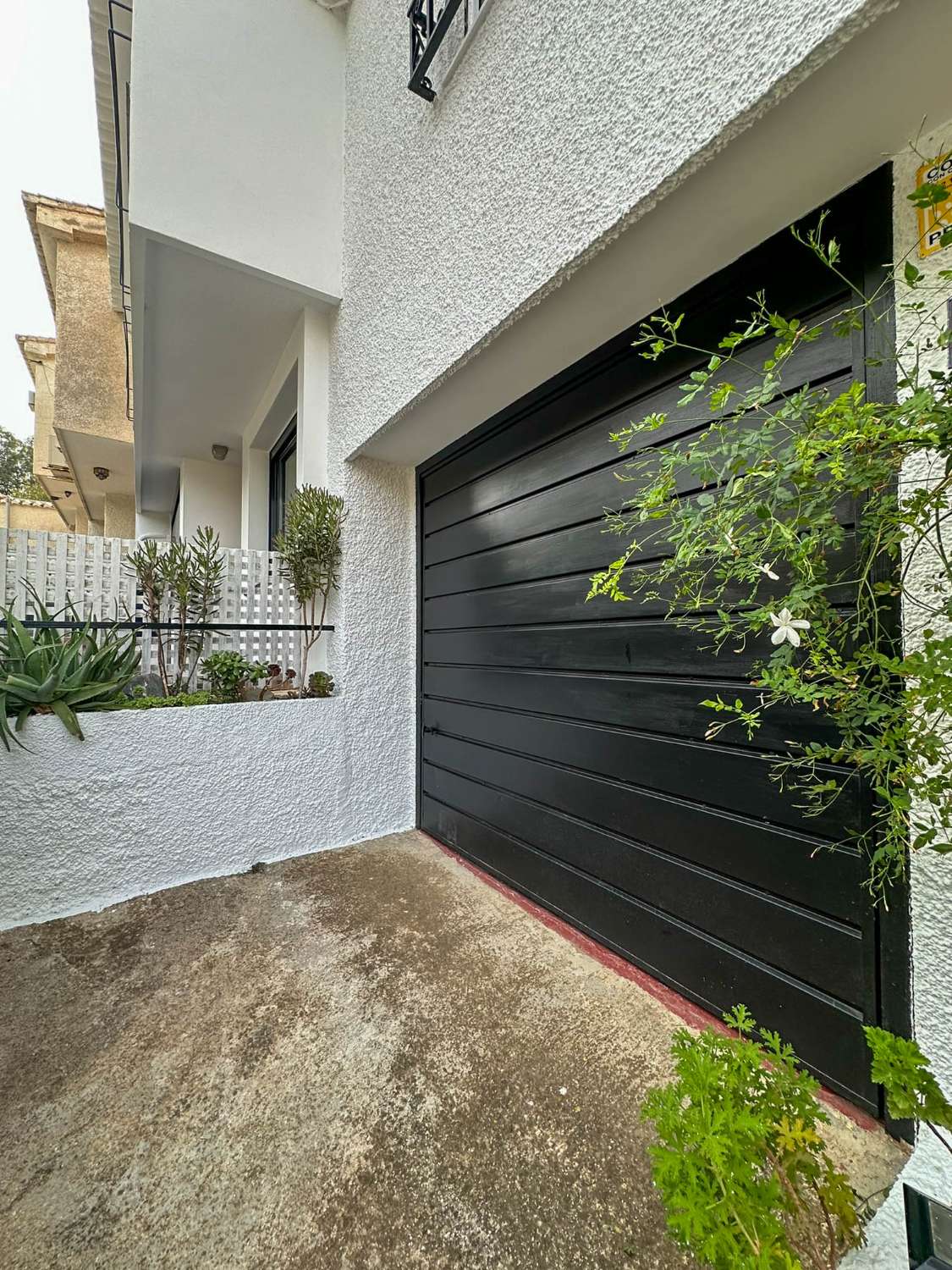 House with beautiful sea views for sale