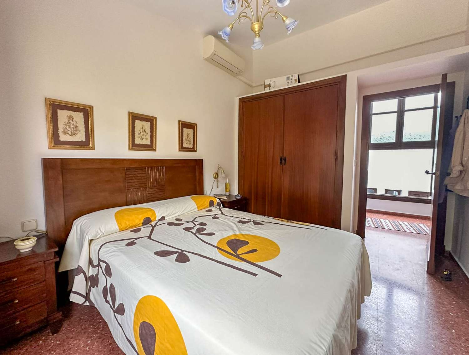 House with beautiful sea views for sale