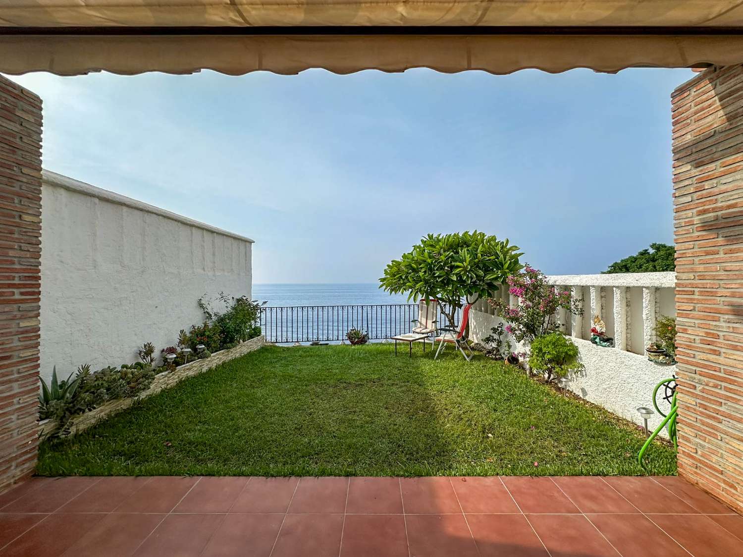 House with beautiful sea views for sale