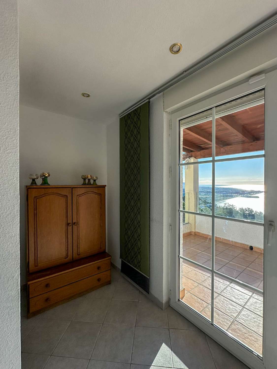 Villa with apartment for rent in Salobrena
