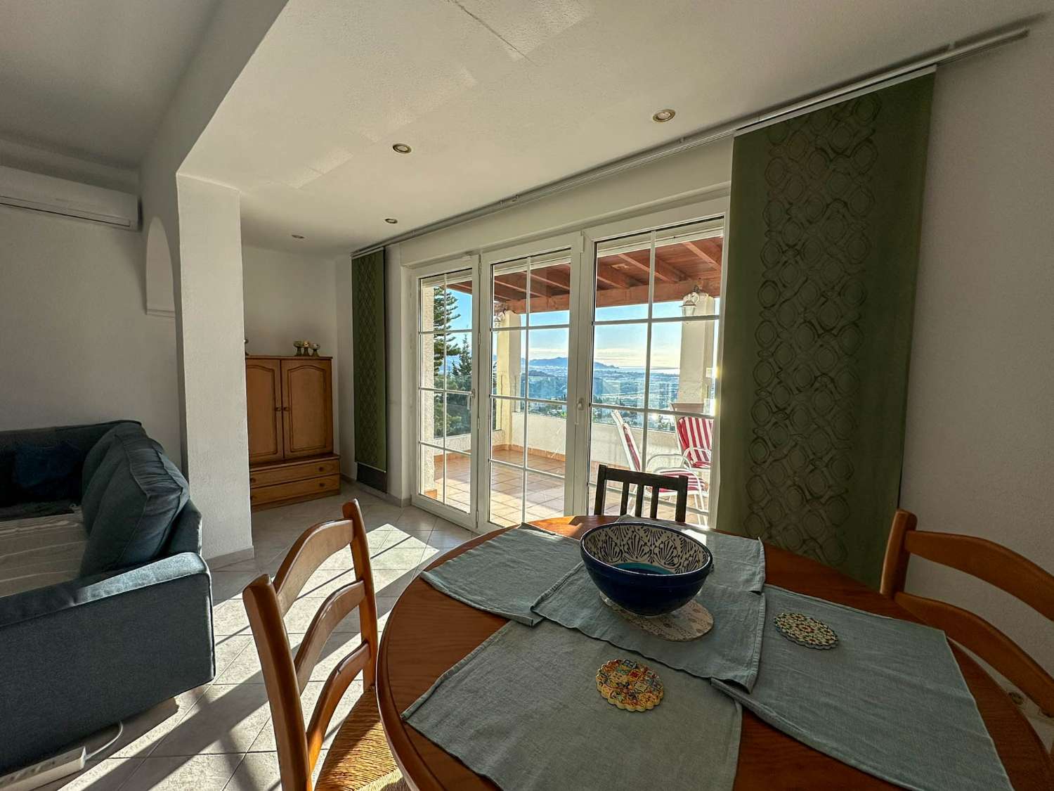 Villa with apartment for rent in Salobrena