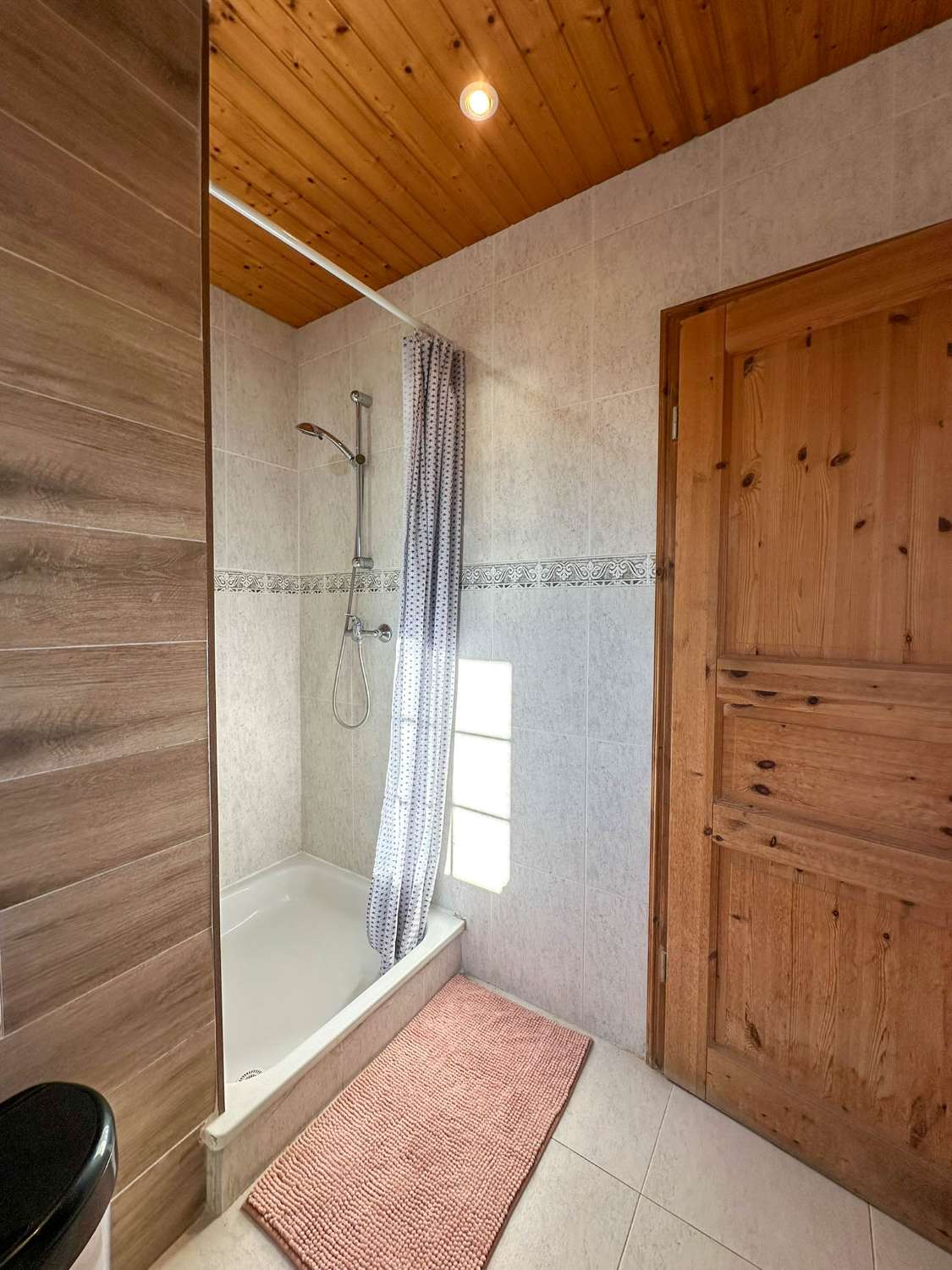 Villa with apartment for rent in Salobrena