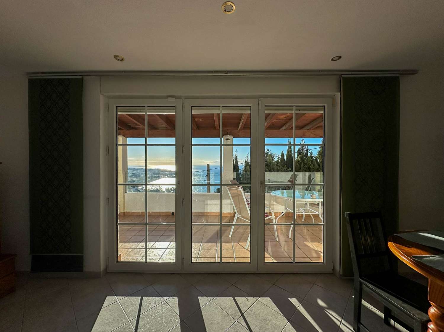 Villa with apartment for rent in Salobrena