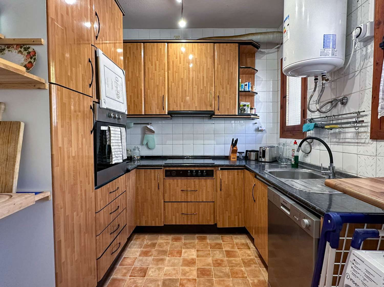 Villa with apartment for rent in Salobrena