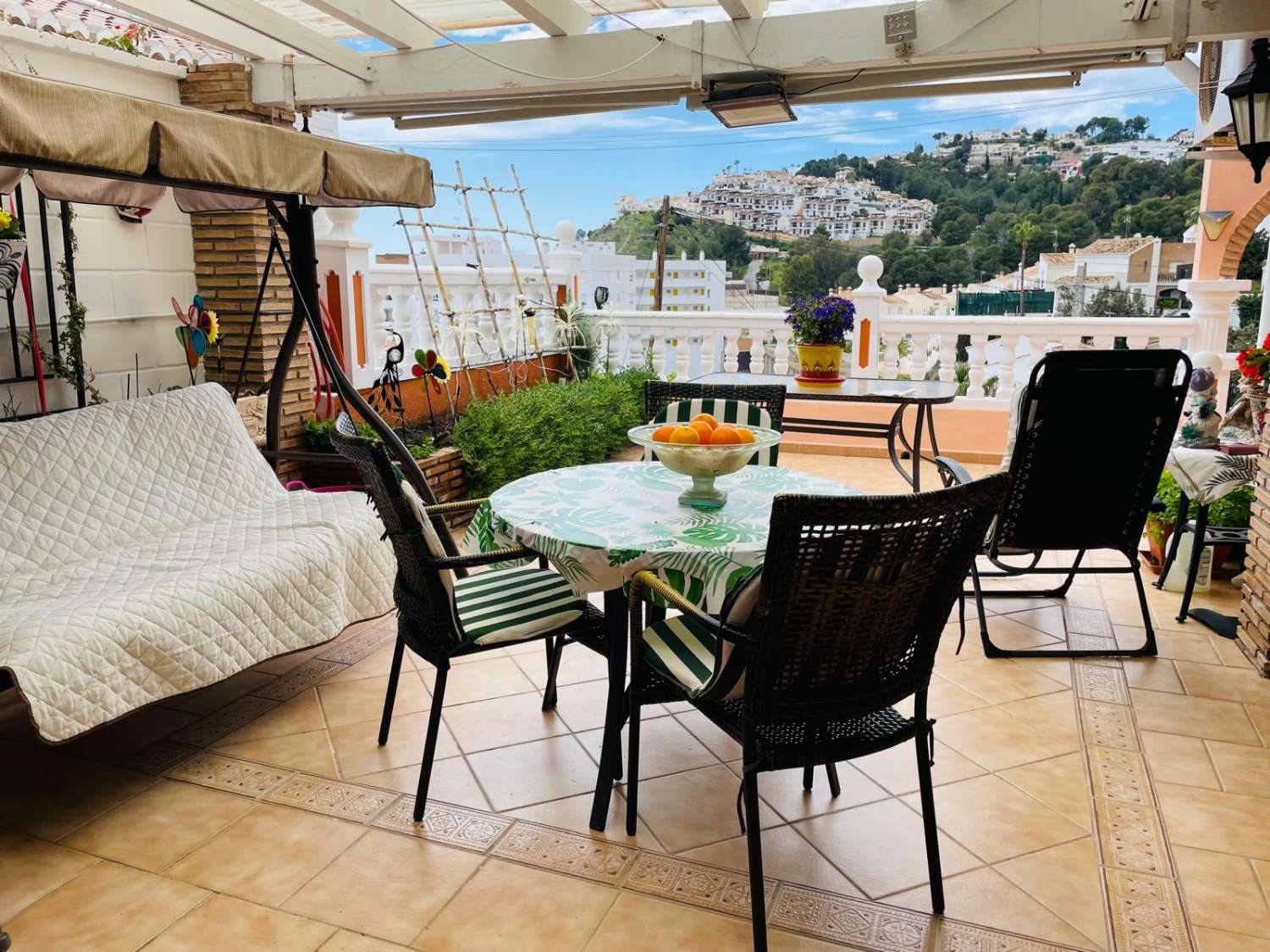 Spacious Detached House for sale in Almuñecar