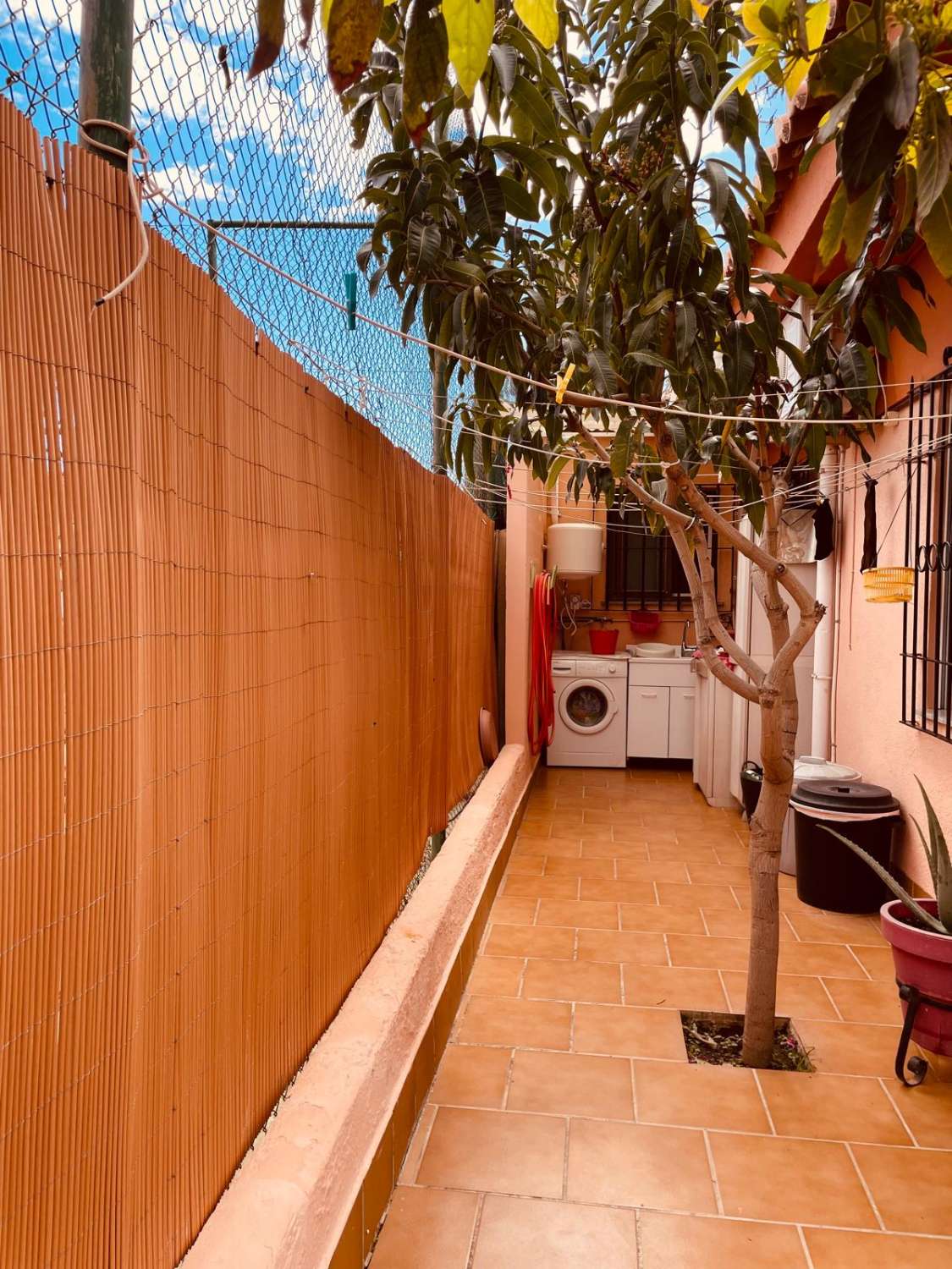 Spacious Detached House for sale in Almuñecar