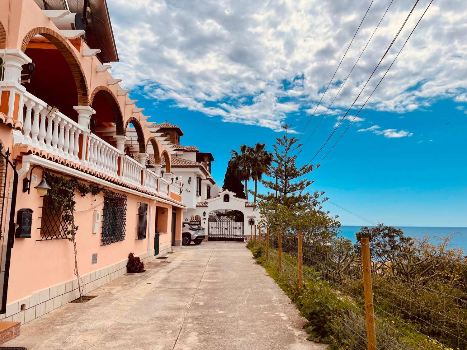 Spacious Detached House for sale in Almuñecar