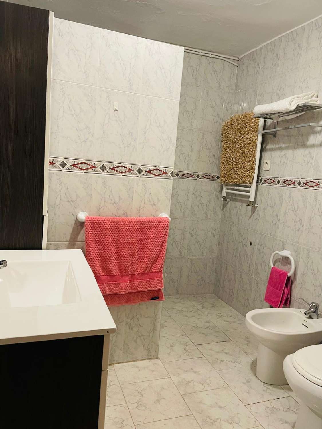 Spacious Detached House for sale in Almuñecar