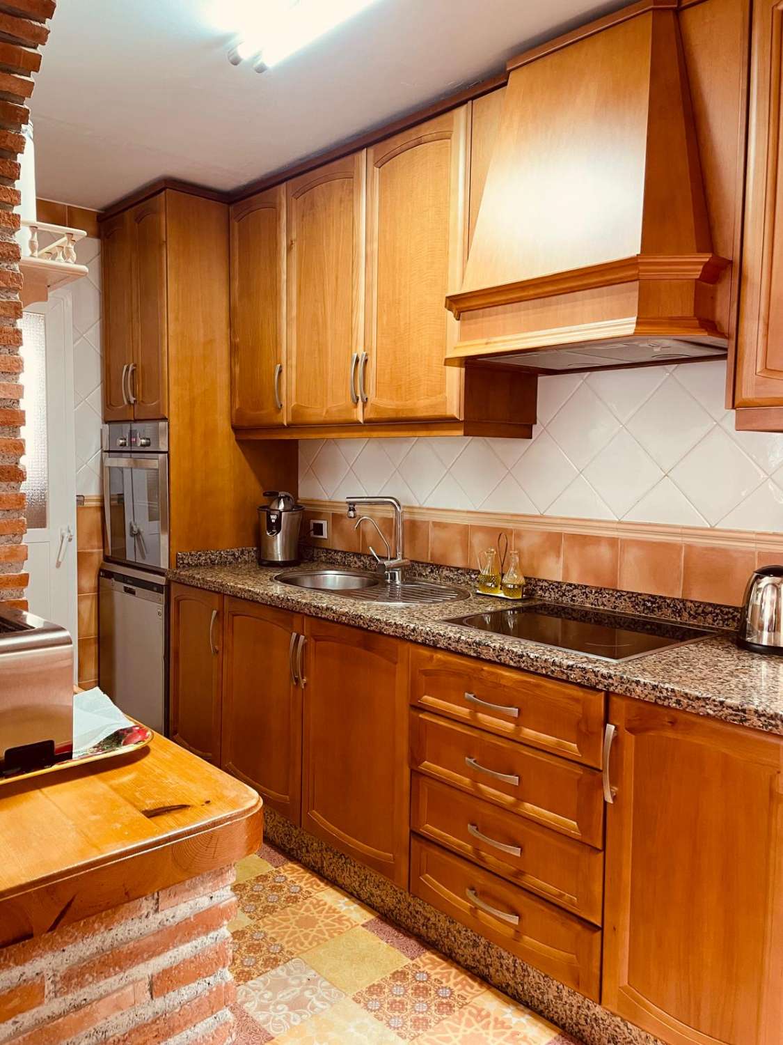 Spacious Detached House for sale in Almuñecar