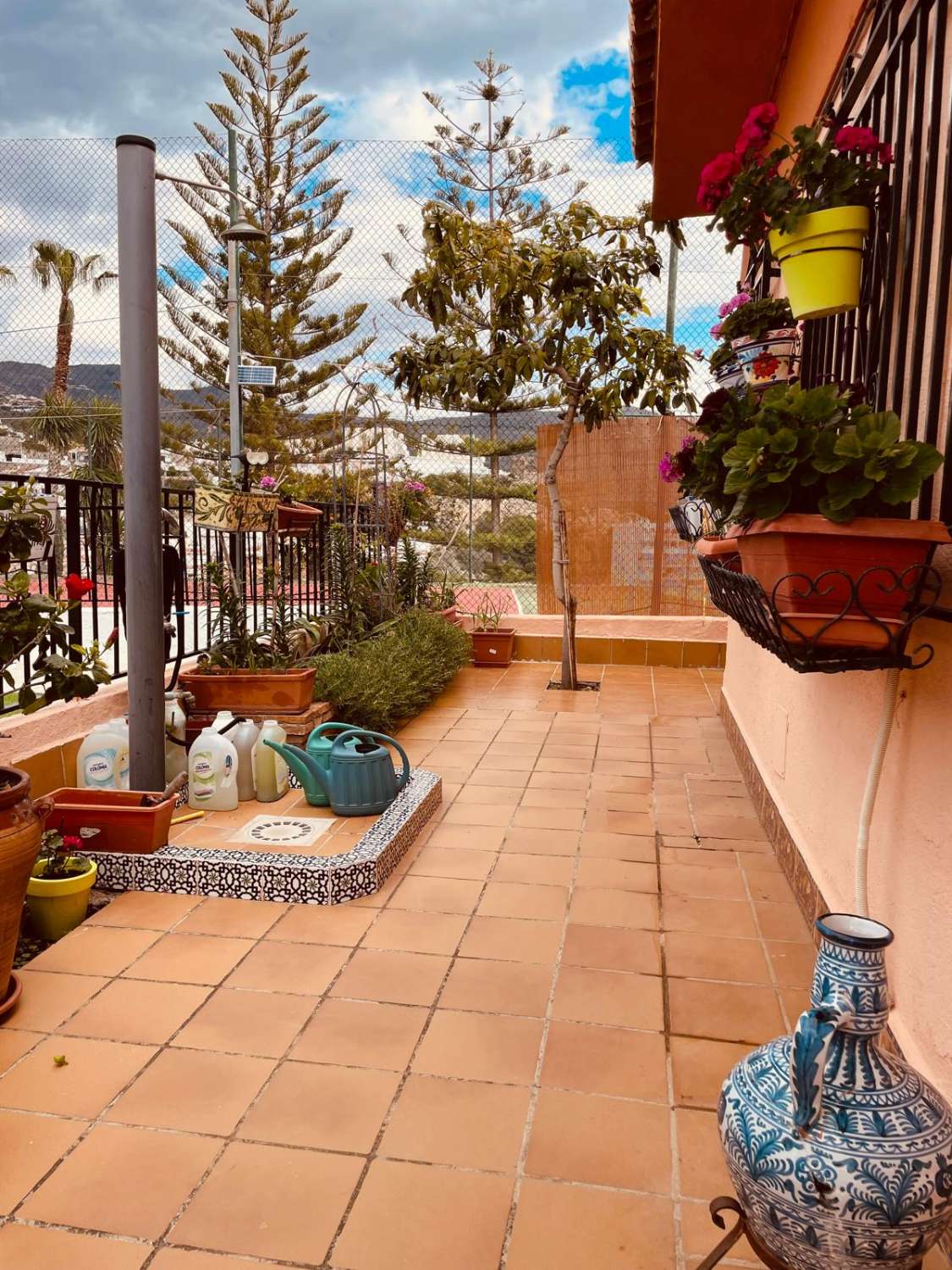 Spacious Detached House for sale in Almuñecar