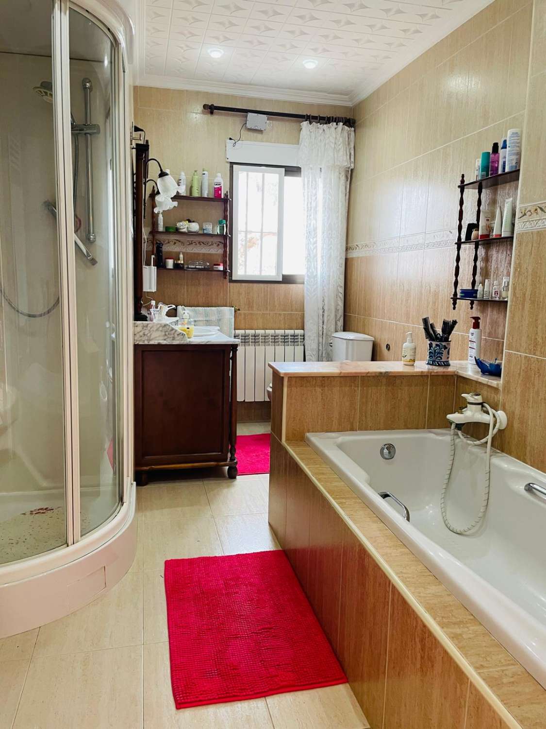 Spacious Detached House for sale in Almuñecar