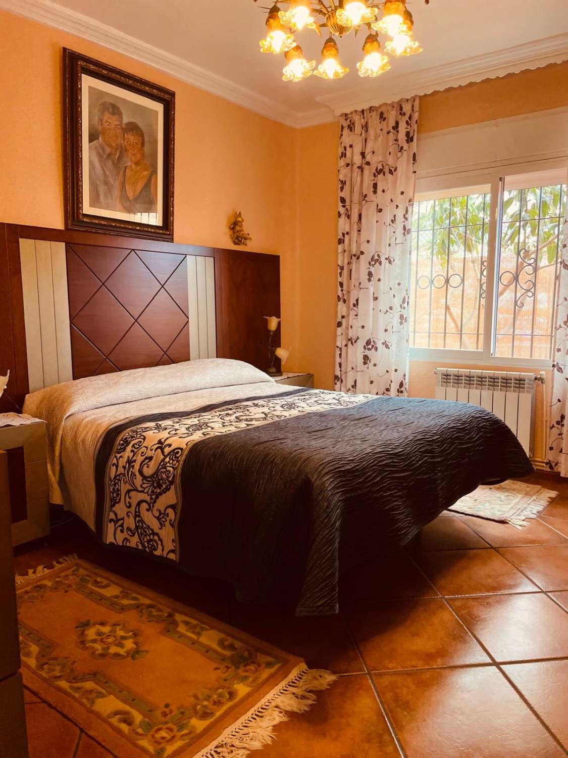 Spacious Detached House for sale in Almuñecar