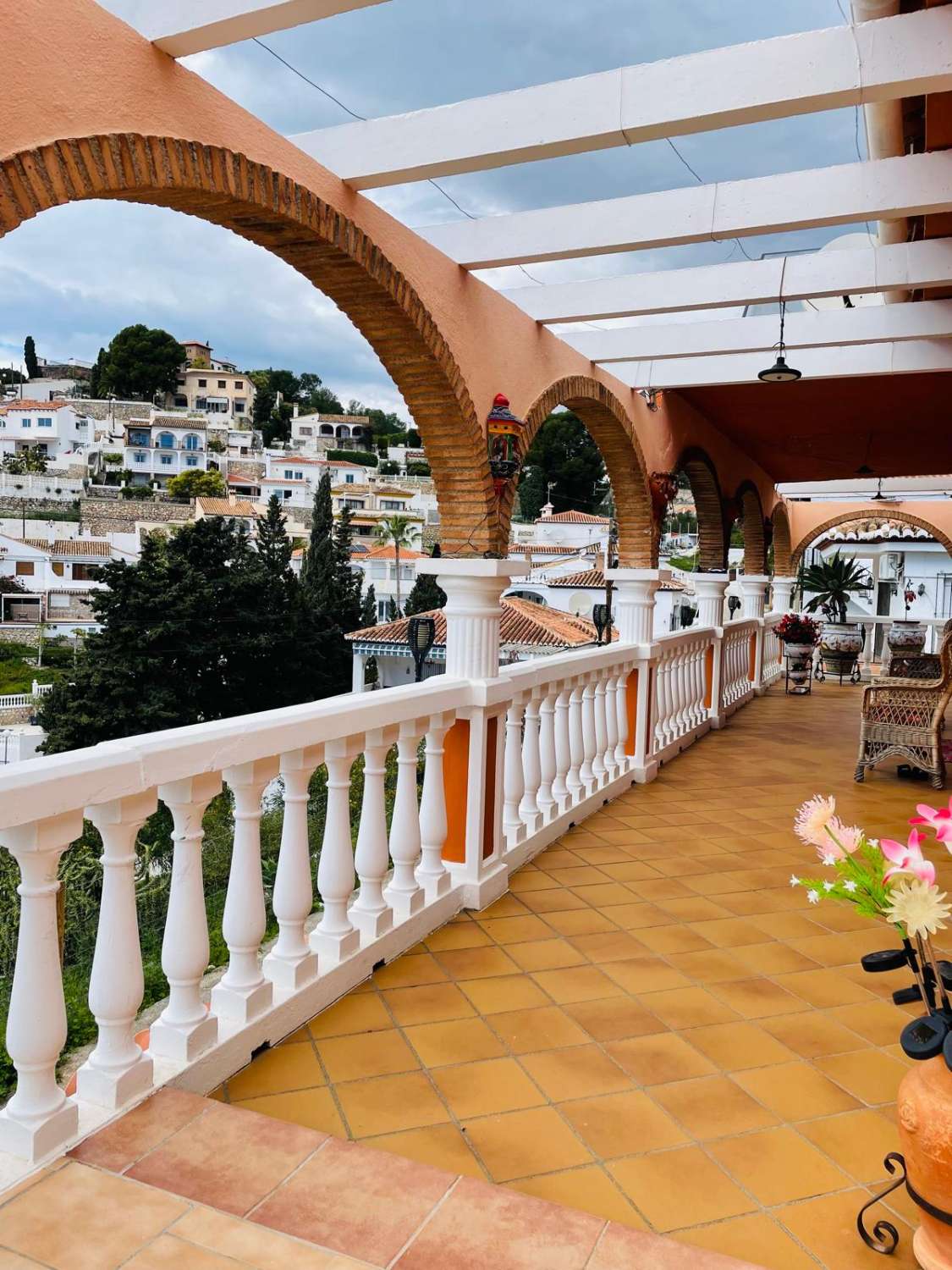 Spacious Detached House for sale in Almuñecar