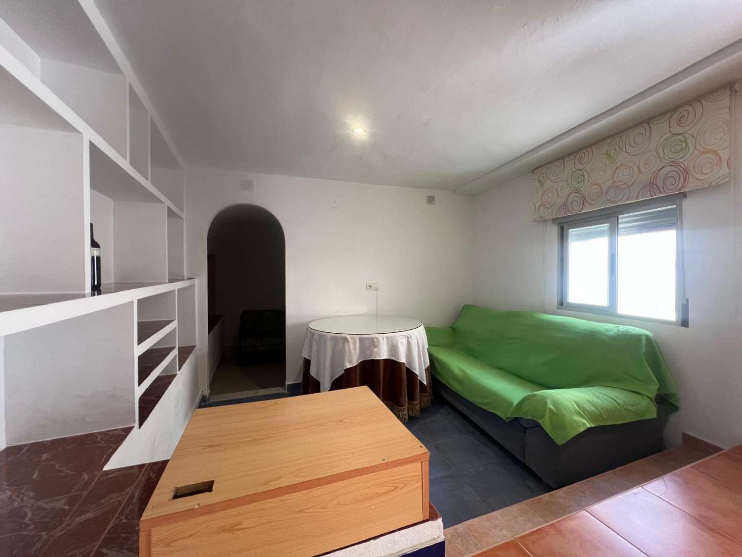 Amplia casa de pueblo en venta en Salobreña
