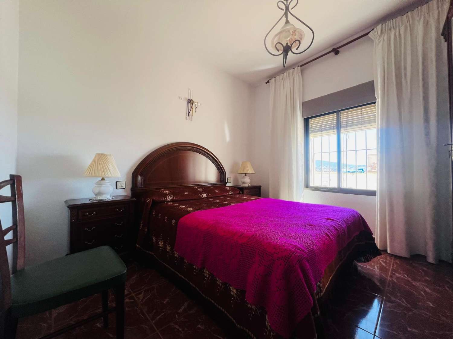 Amplia casa de pueblo en venta en Salobreña