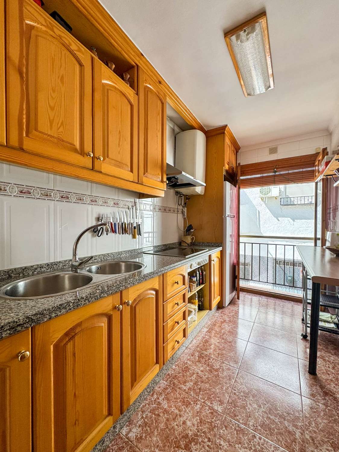 Amplia y luminosa casa en venta en Salobreña