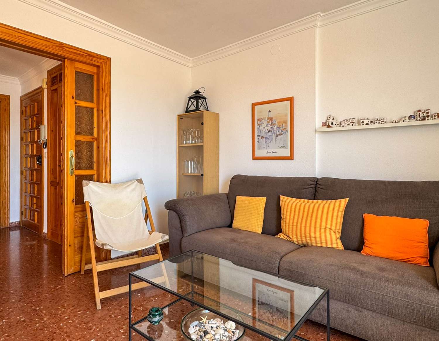 Amplia y luminosa casa en venta en Salobreña
