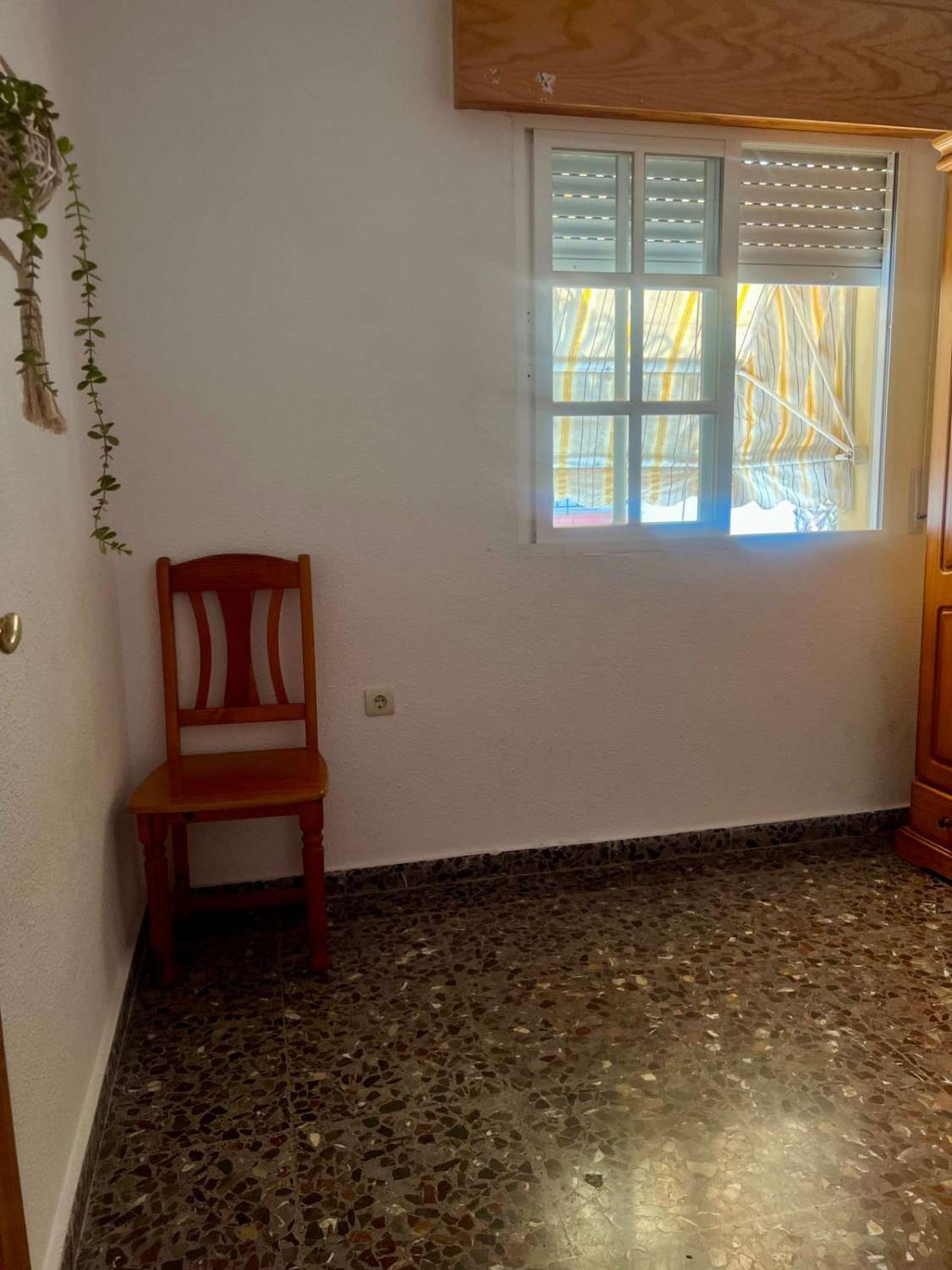 Amplio piso en venta en el centro de Salobreña (zona baja)