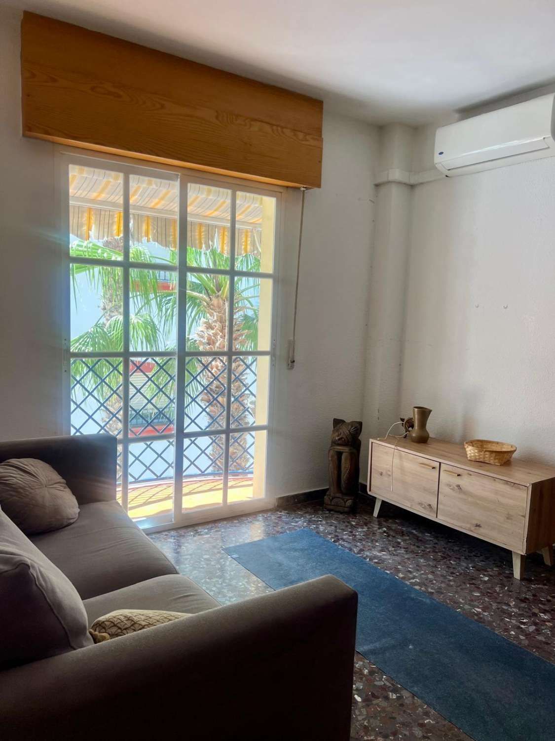 Amplio piso en venta en el centro de Salobreña (zona baja)
