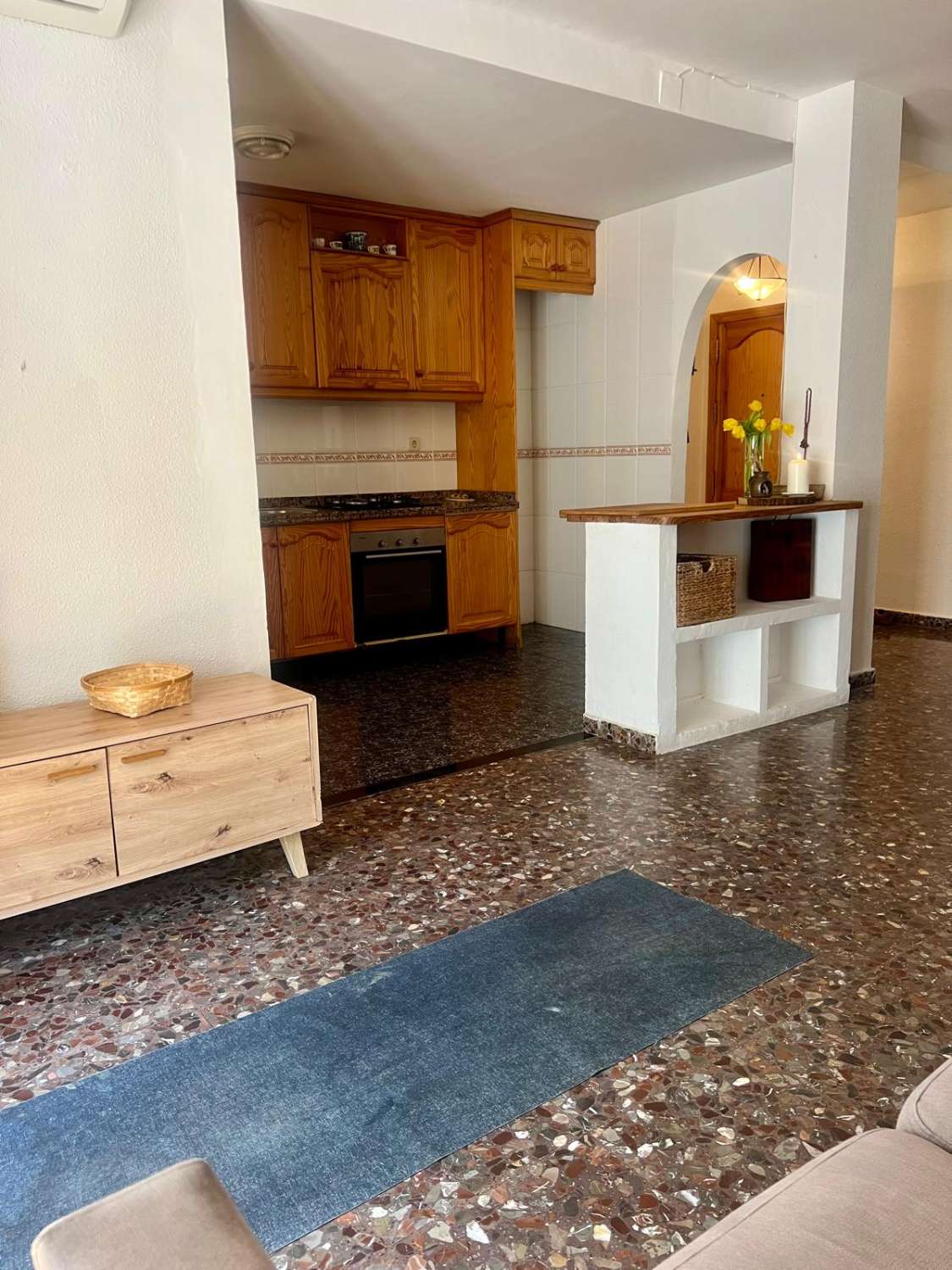 Amplio piso en venta en el centro de Salobreña (zona baja)