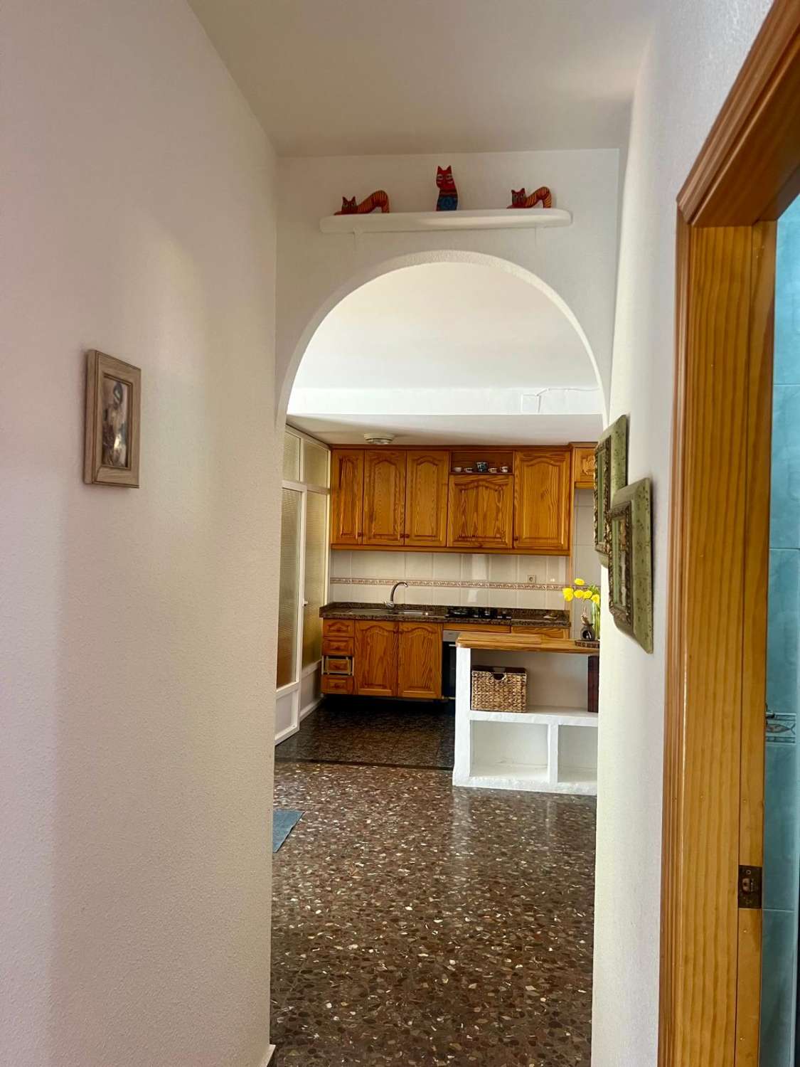 Amplio piso en venta en el centro de Salobreña (zona baja)