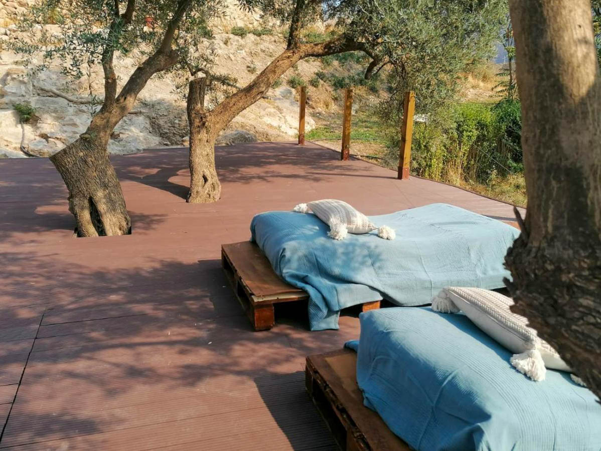 Casa de campo con amplio terreno en Lanjarón
