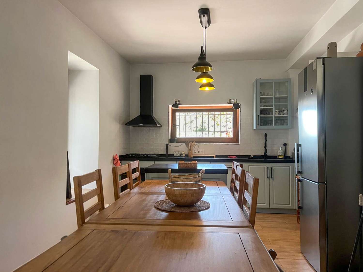 Casa de campo con amplio terreno en Lanjarón
