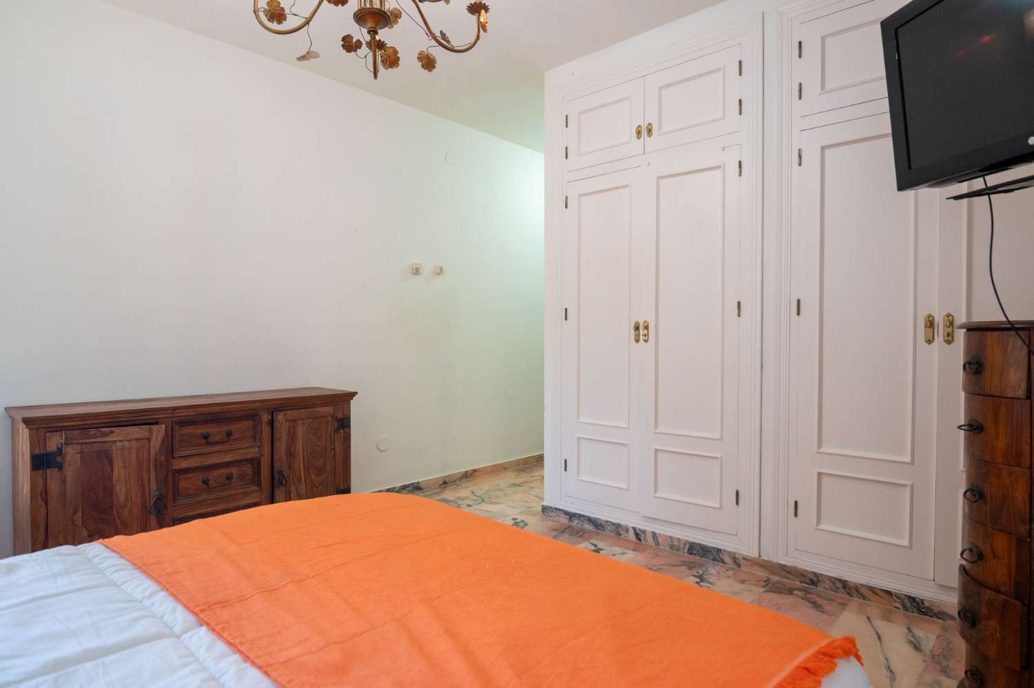 Вилла в продаже в Almuñécar