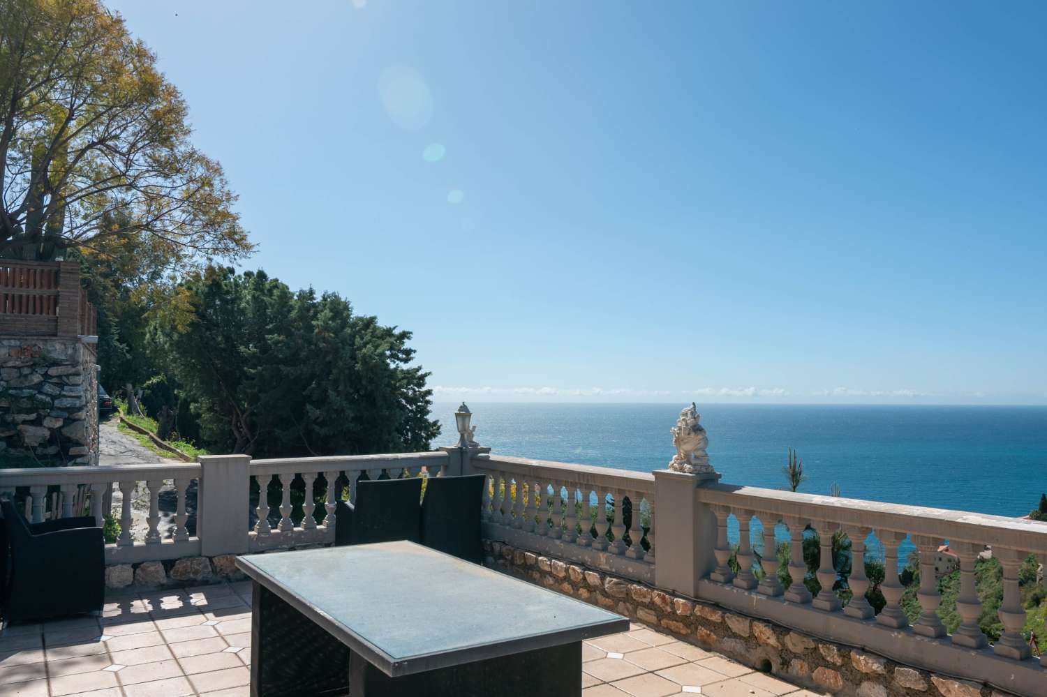 Вилла в продаже в Almuñécar