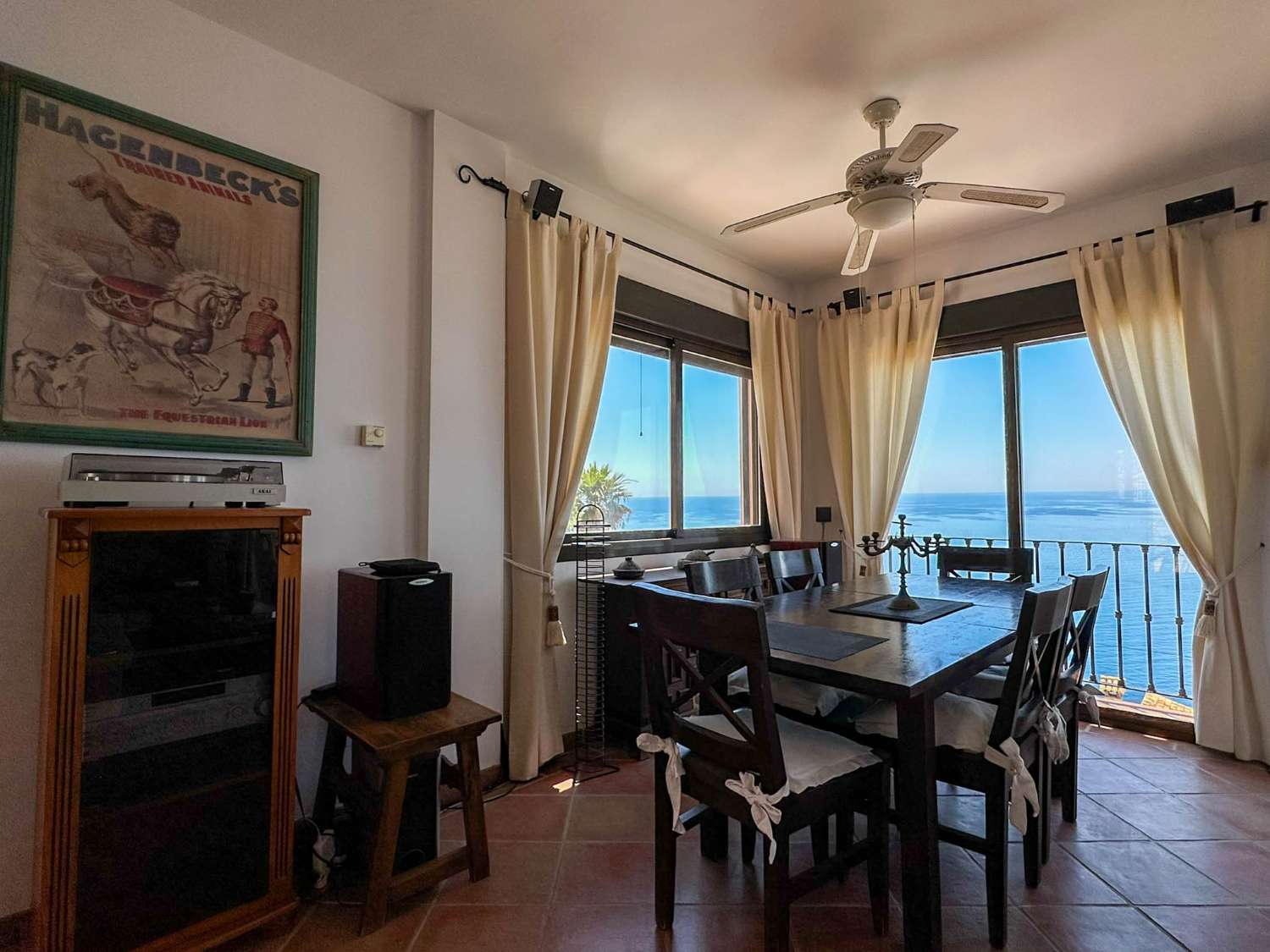 Casa en alquiler con vistas al mar en la urbanización de Alfamar