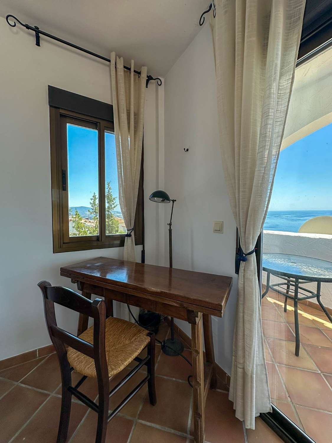 Casa en alquiler con vistas al mar en la urbanización de Alfamar