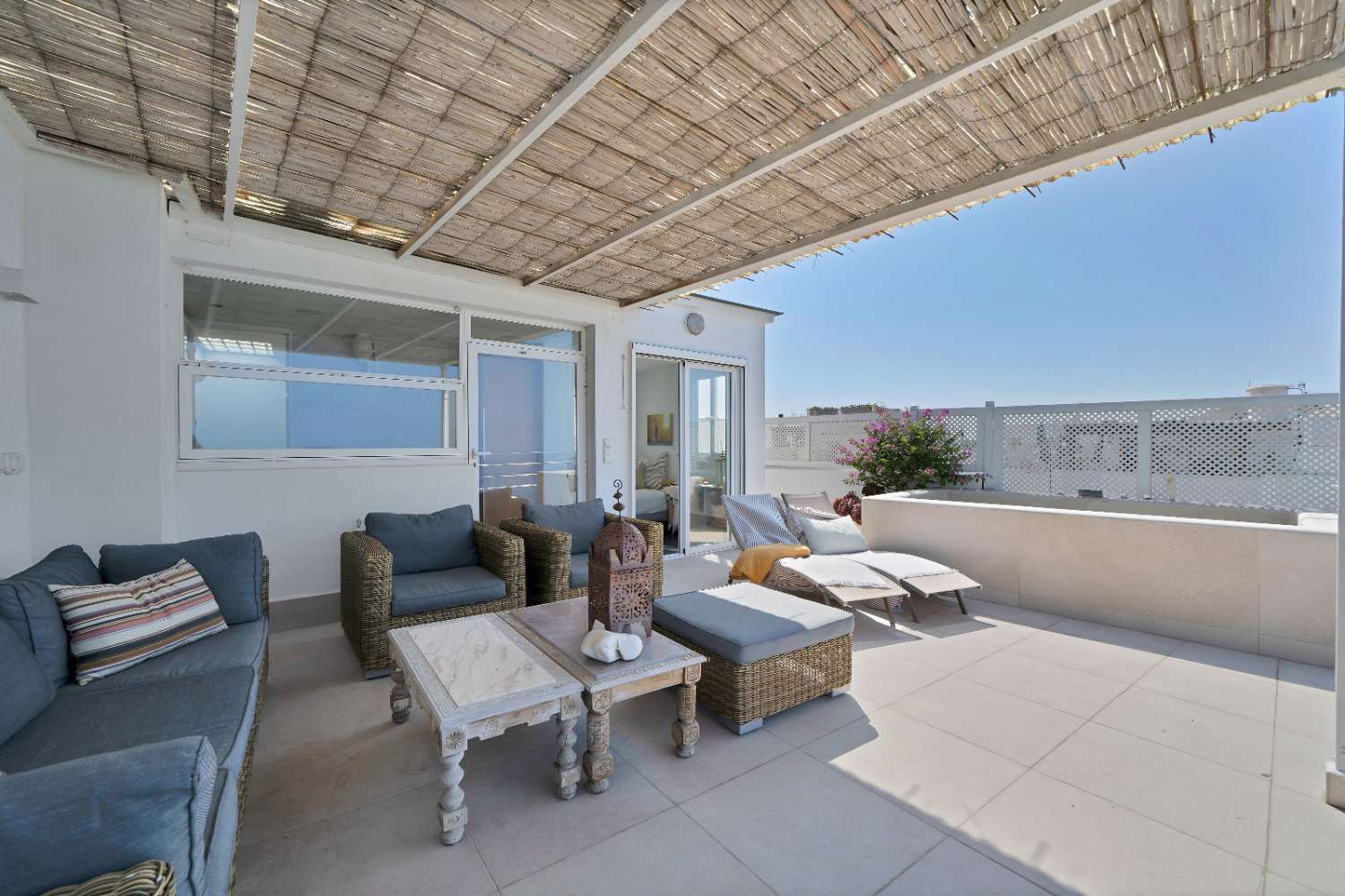 Espectacular casa en venta reformada con vistas al mar