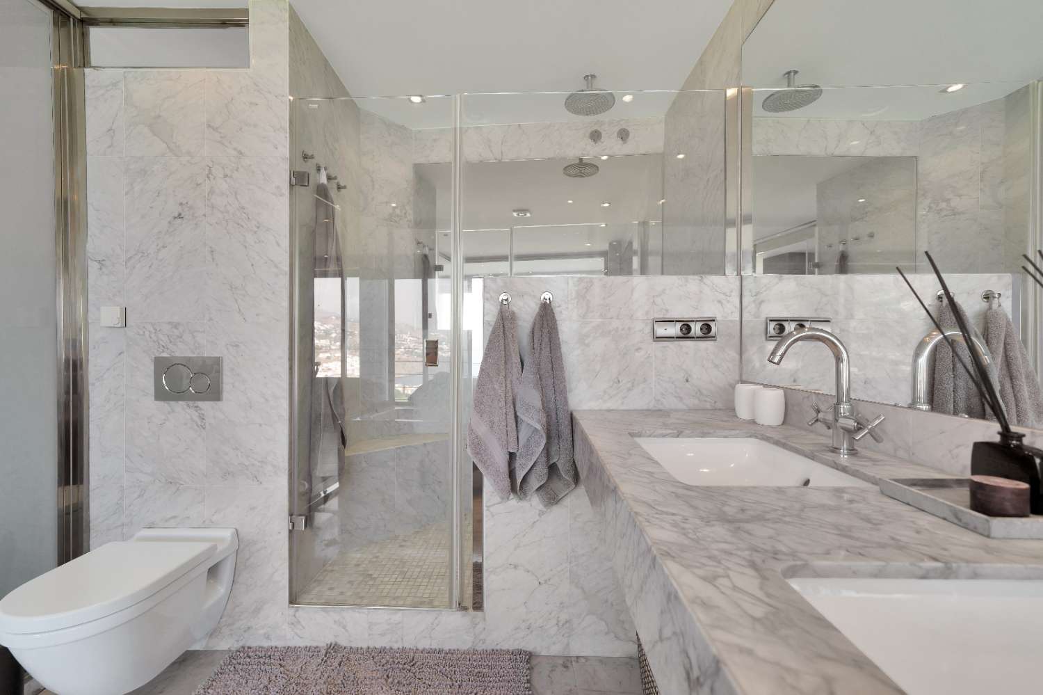 Espectacular casa en venta reformada con vistas al mar