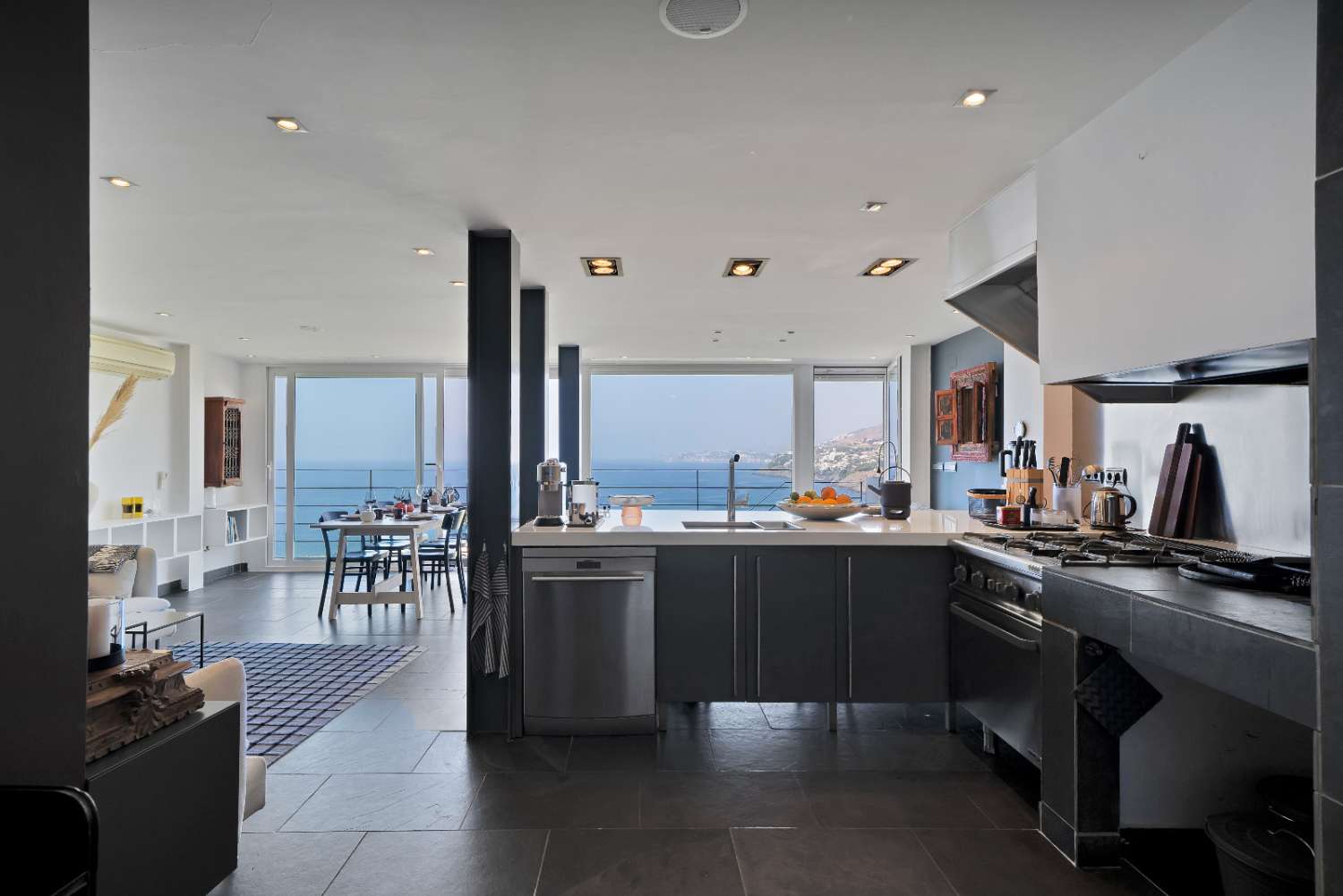 Espectacular casa en venta reformada con vistas al mar