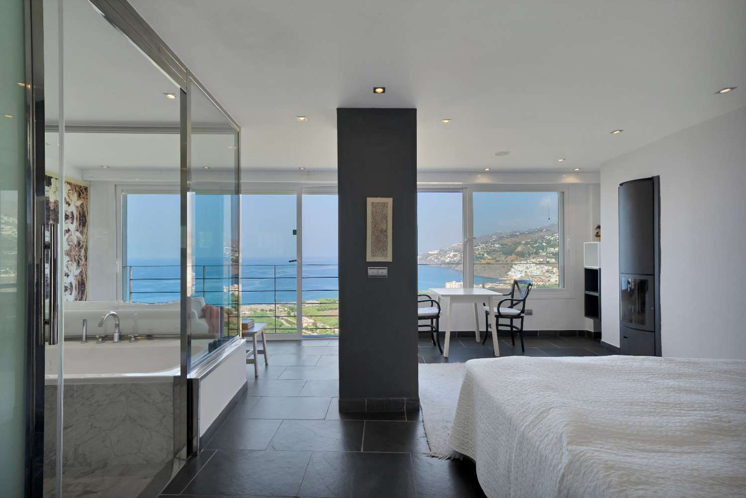 Espectacular casa en venta reformada con vistas al mar