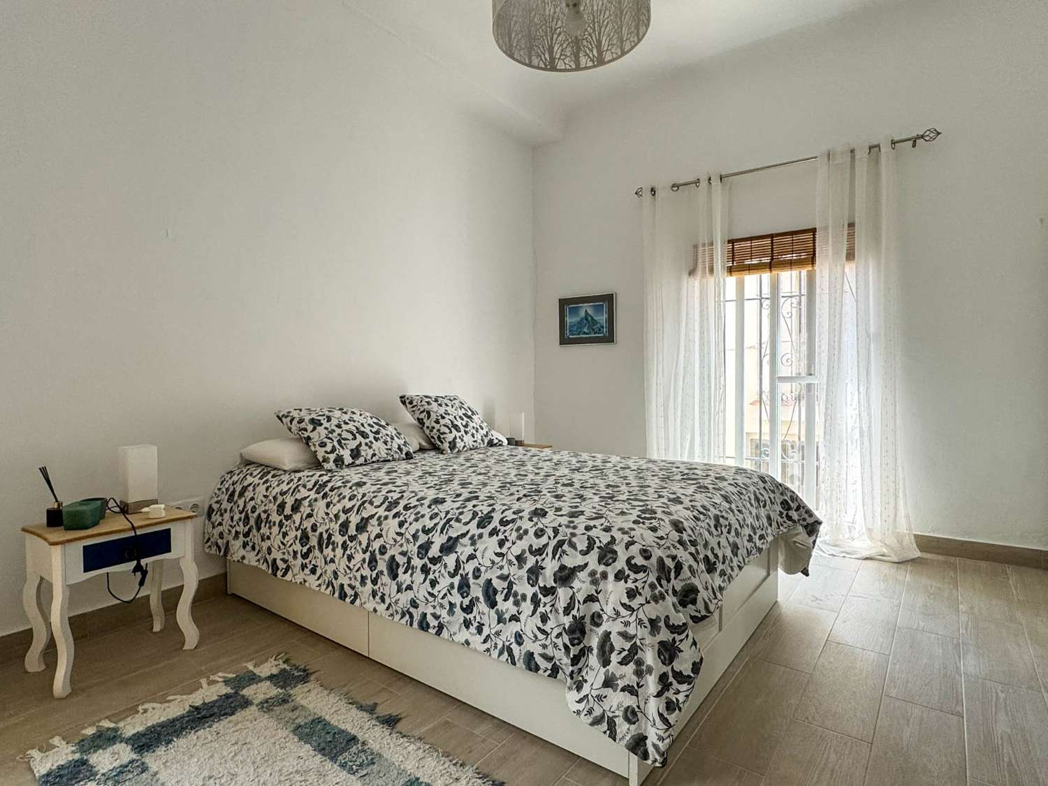 Amplia y luminosa casa en venta en Ítrabo