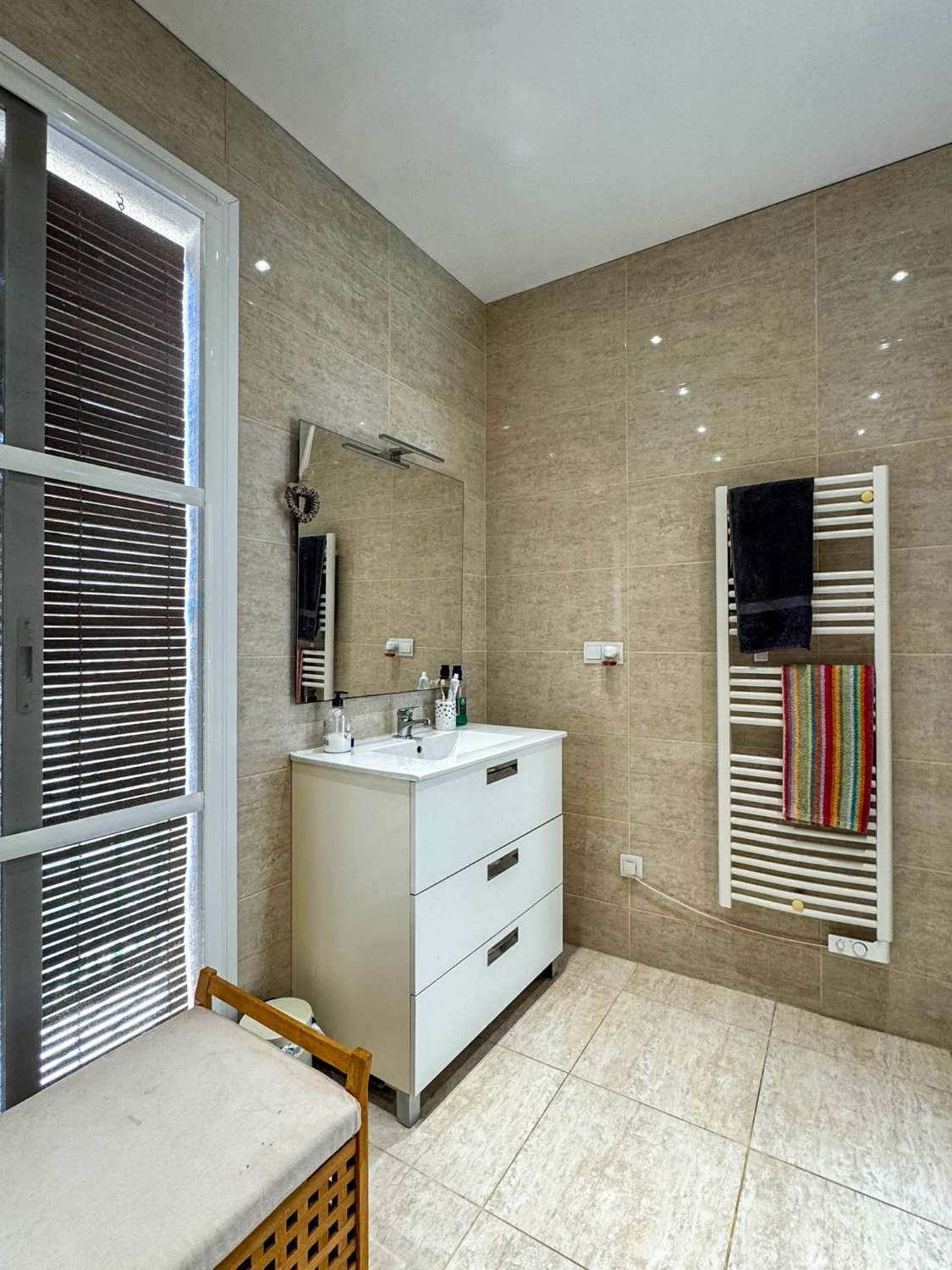 Amplia y luminosa casa en venta en Ítrabo