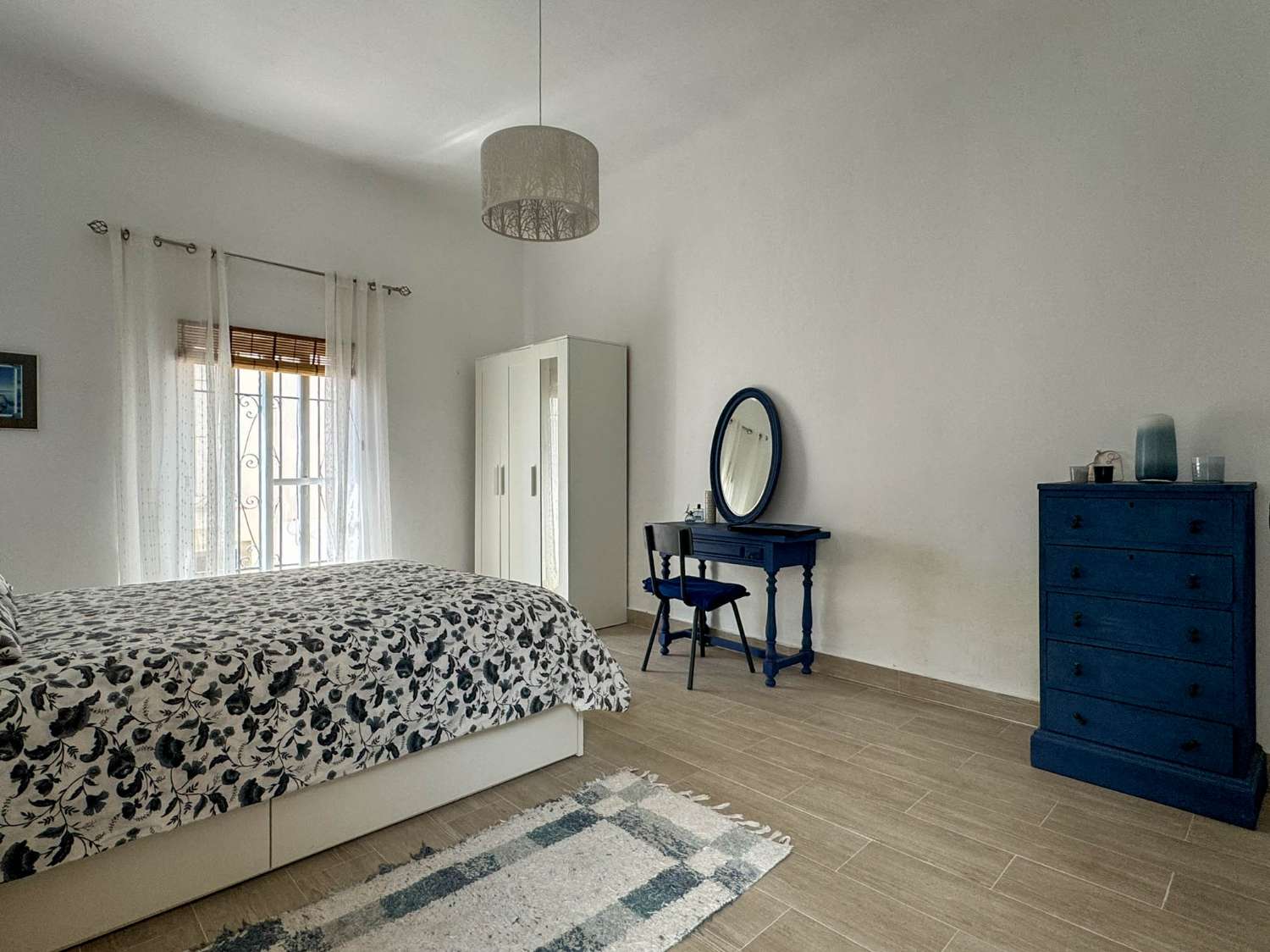 Amplia y luminosa casa en venta en Ítrabo