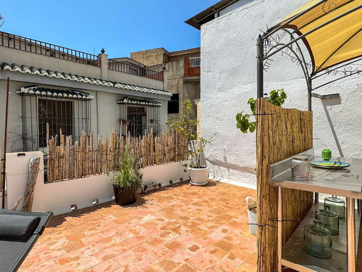 Amplia y luminosa casa en venta en Ítrabo