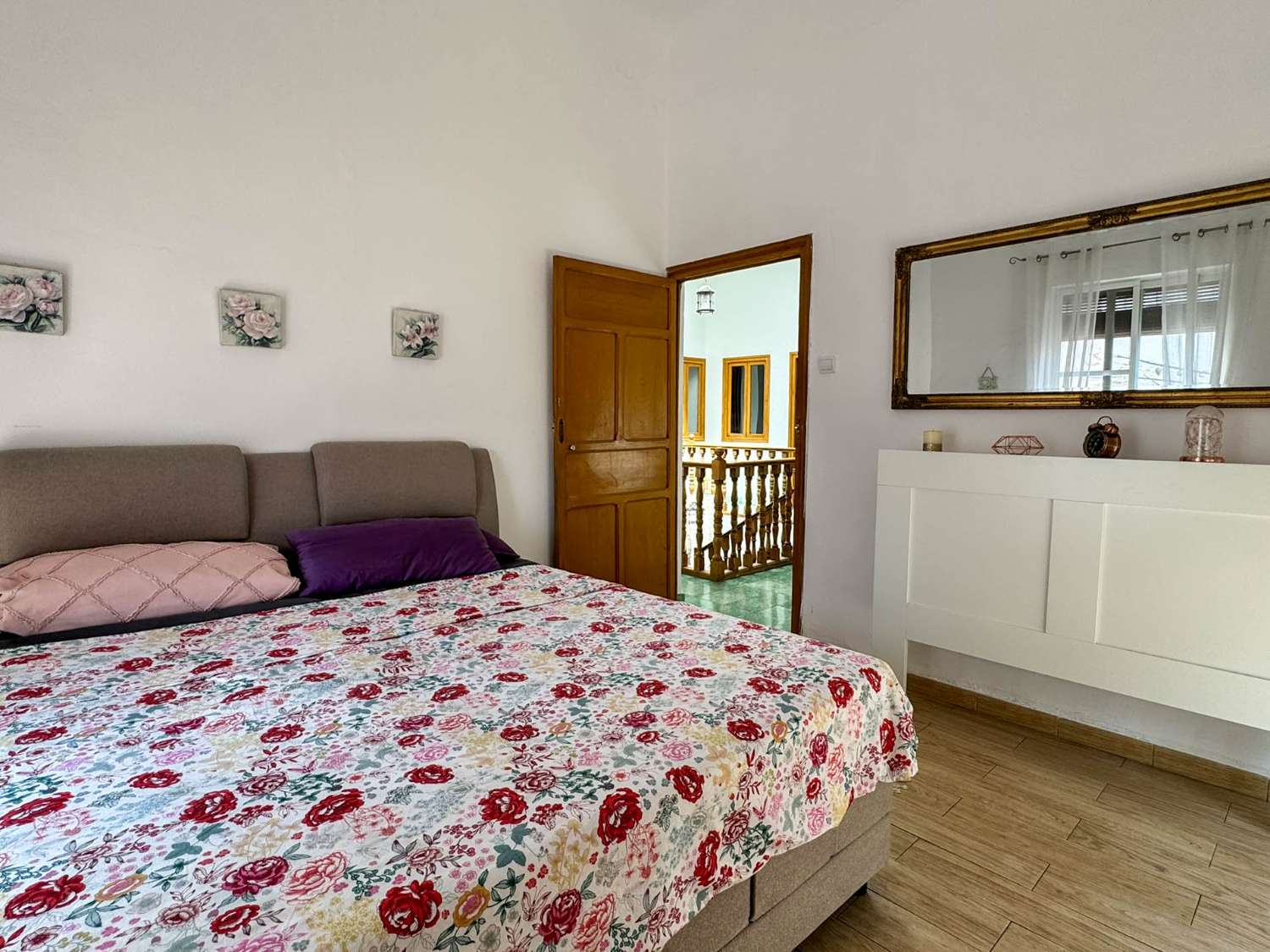 Amplia y luminosa casa en venta en Ítrabo