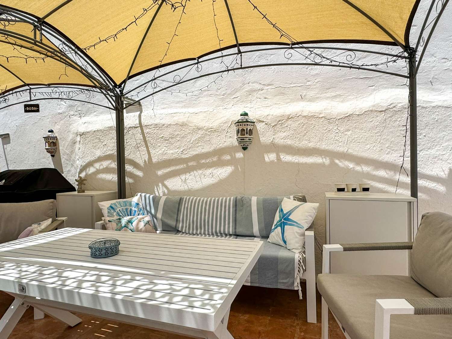 Amplia y luminosa casa en venta en Ítrabo