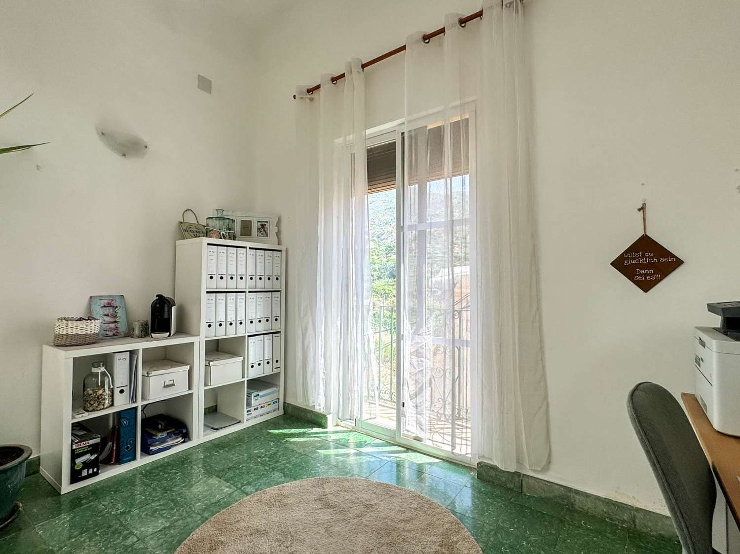 Amplia y luminosa casa en venta en Ítrabo