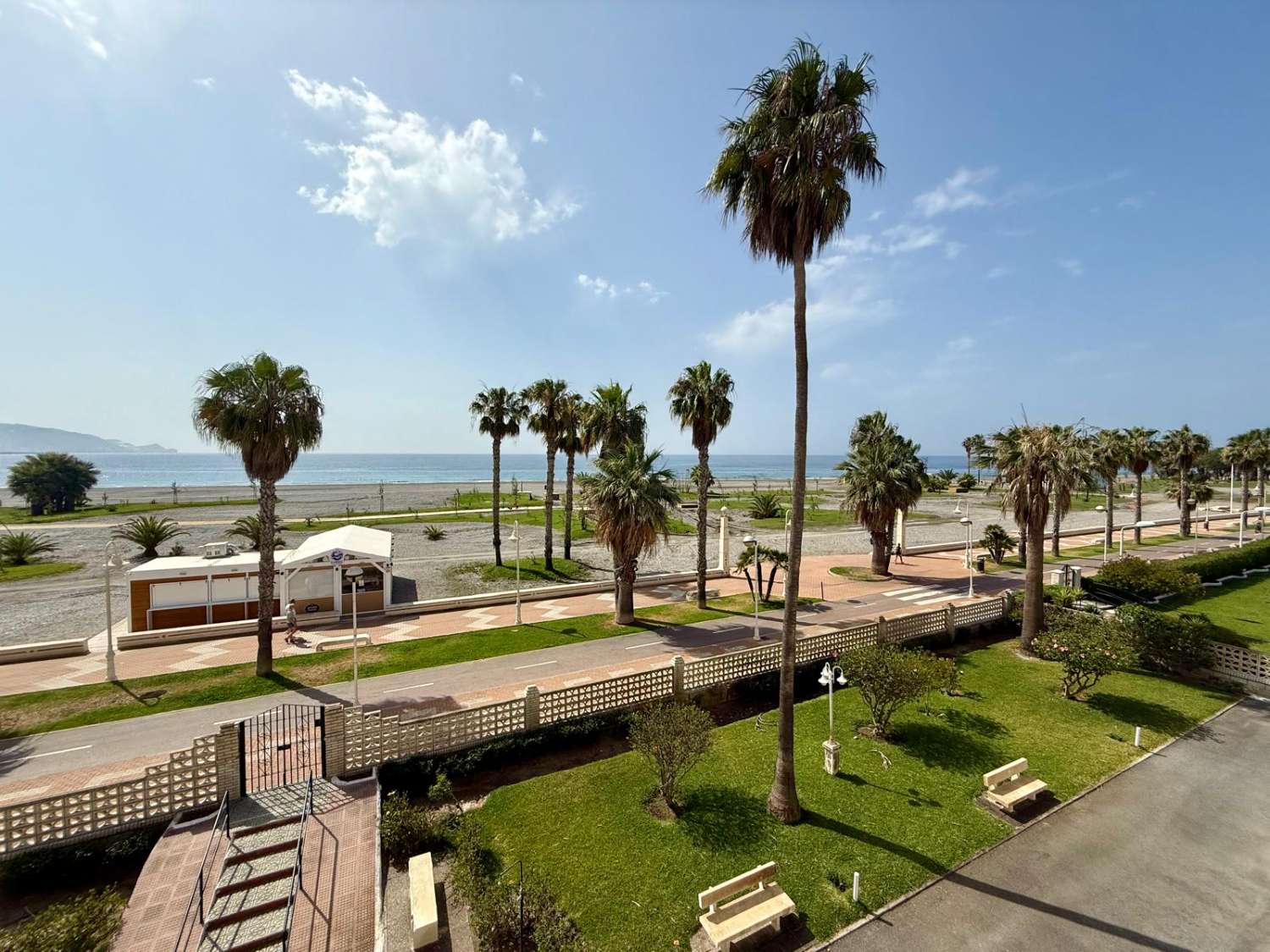 Apartment for rent on the beachfront