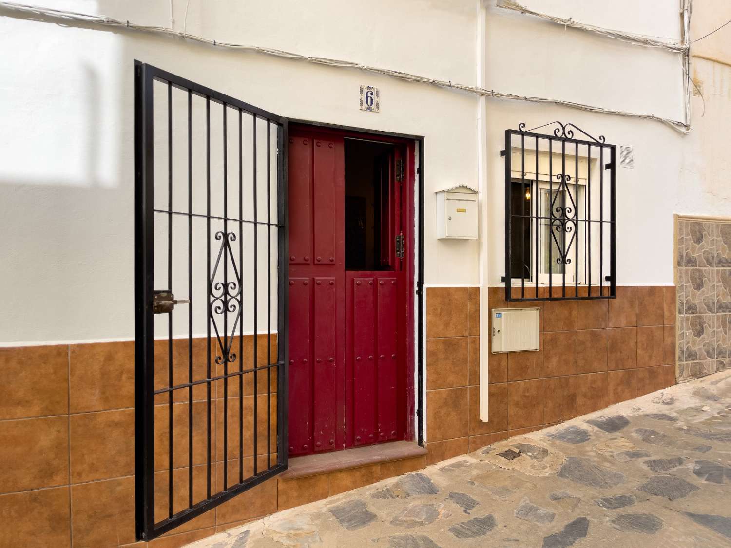 Renovated village house for sale in Molvízar