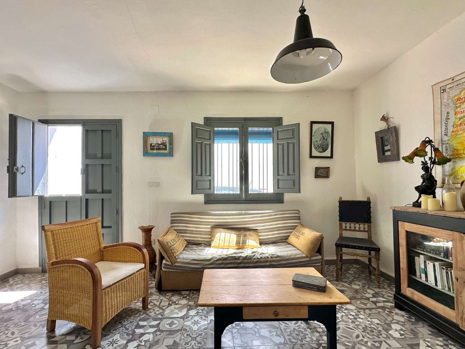 Charming house with sea views in Salobrena