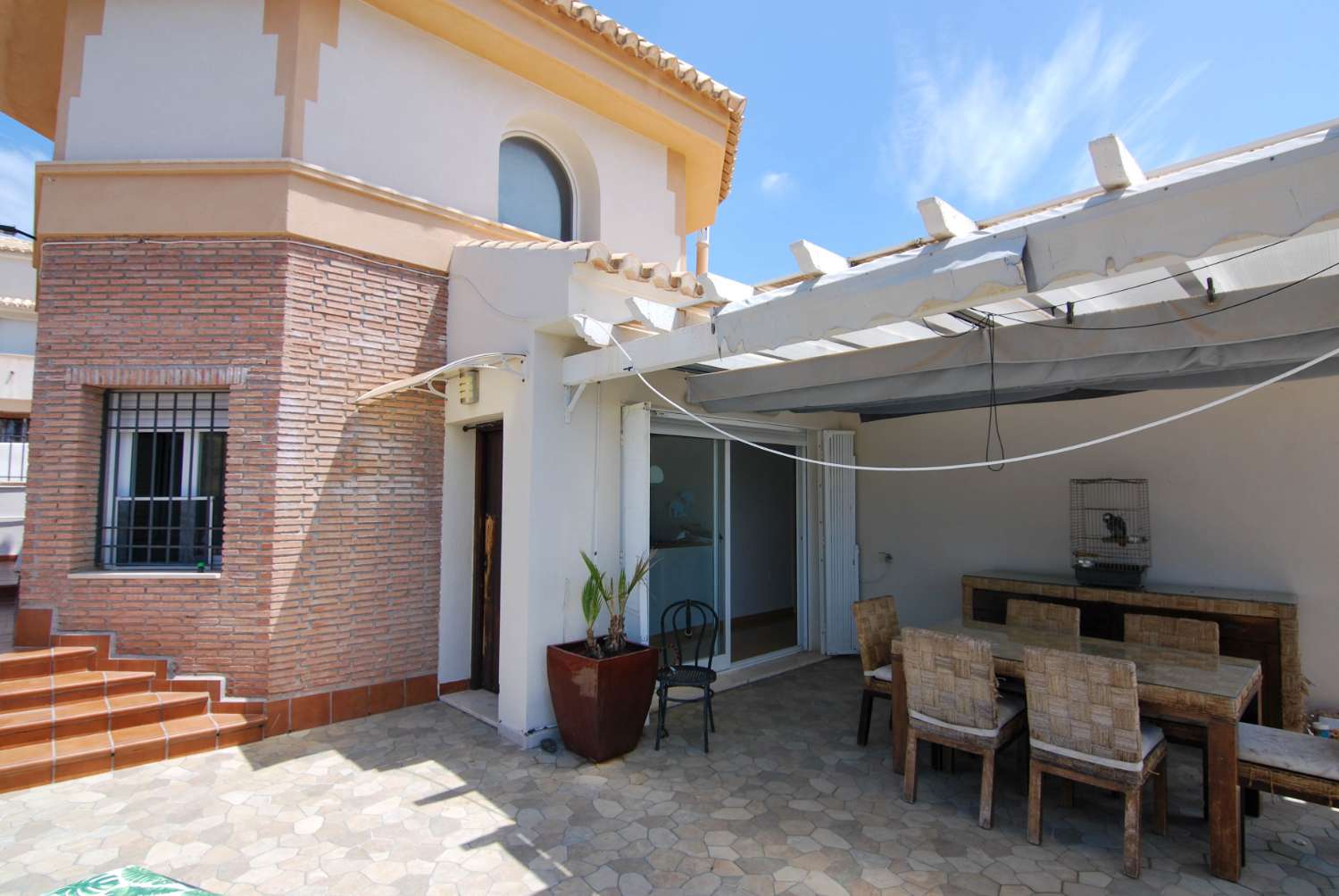Casa pareada con vistas al mar en venta