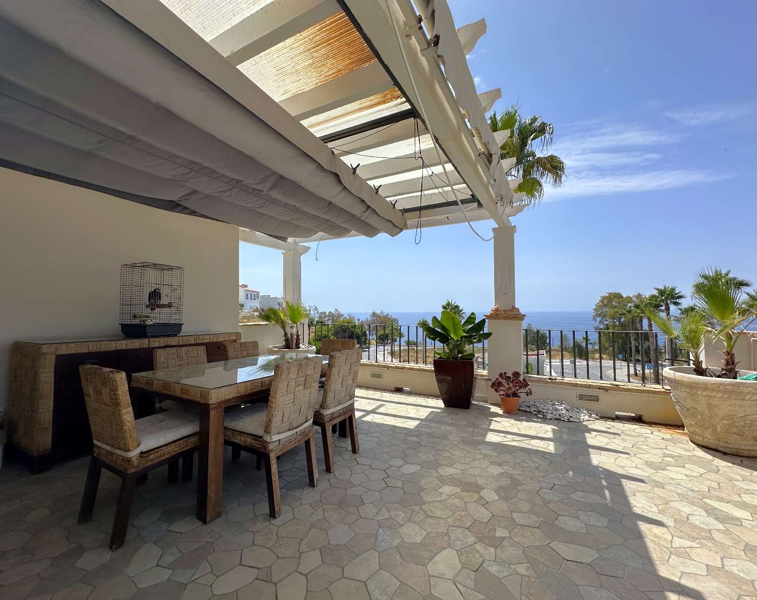 Casa pareada con vistas al mar en venta