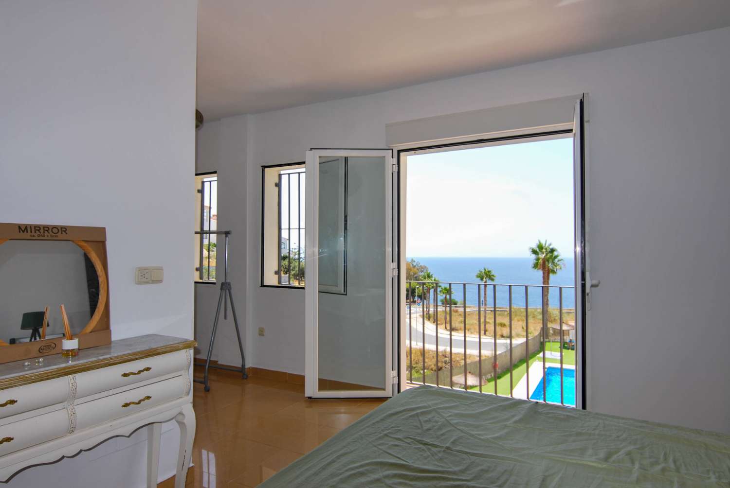 Casa pareada con vistas al mar en venta